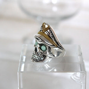 Glowing Skull Ring - Buta Luxury